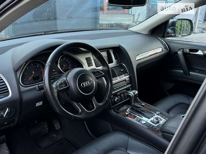 Внедорожник / Кроссовер Audi Q7 2012 в Луцке
