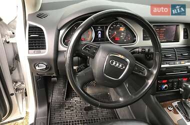 Внедорожник / Кроссовер Audi Q7 2010 в 