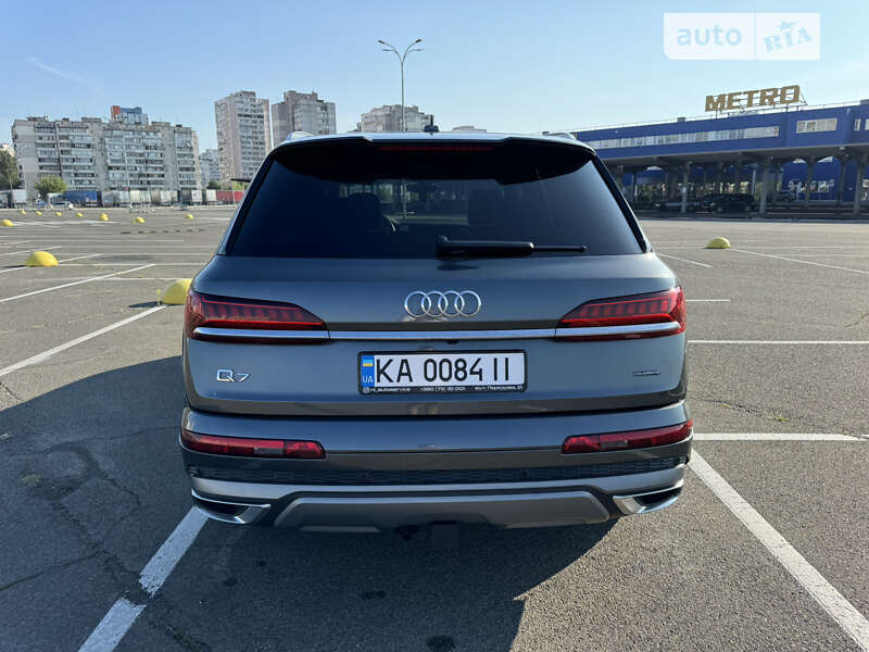 Позашляховик / Кросовер Audi Q7 2021 в Києві
