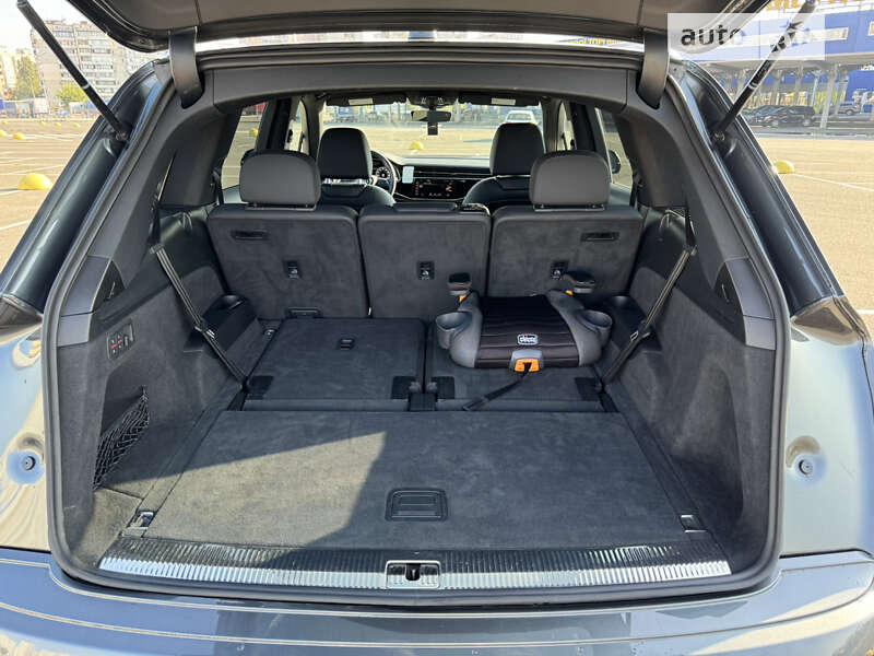 Позашляховик / Кросовер Audi Q7 2021 в Києві