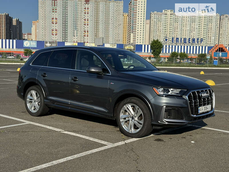 Позашляховик / Кросовер Audi Q7 2021 в Києві
