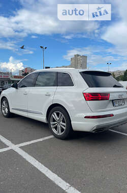 Позашляховик / Кросовер Audi Q7 2017 в Києві