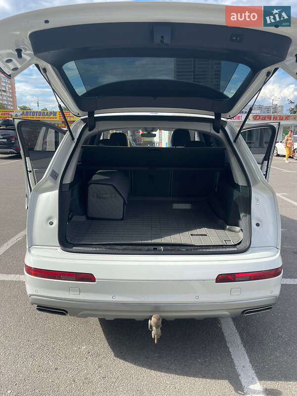 Внедорожник / Кроссовер Audi Q7 2017 в Харькове