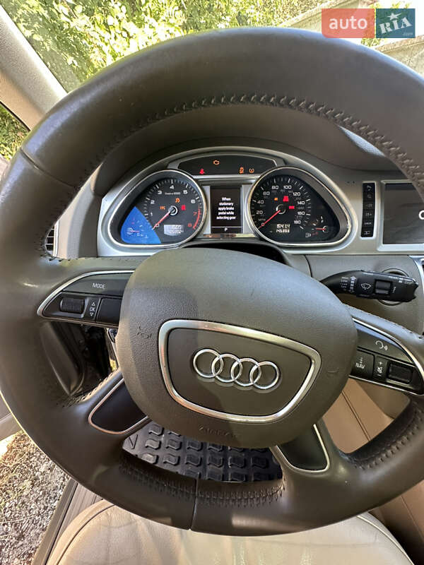 Позашляховик / Кросовер Audi Q7 2013 в Києві