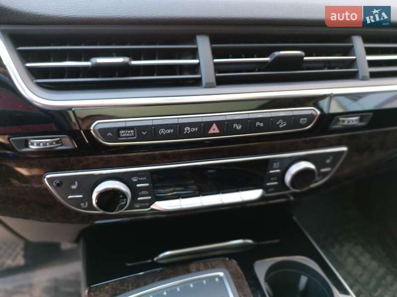 Позашляховик / Кросовер Audi Q7 2019 в Львові