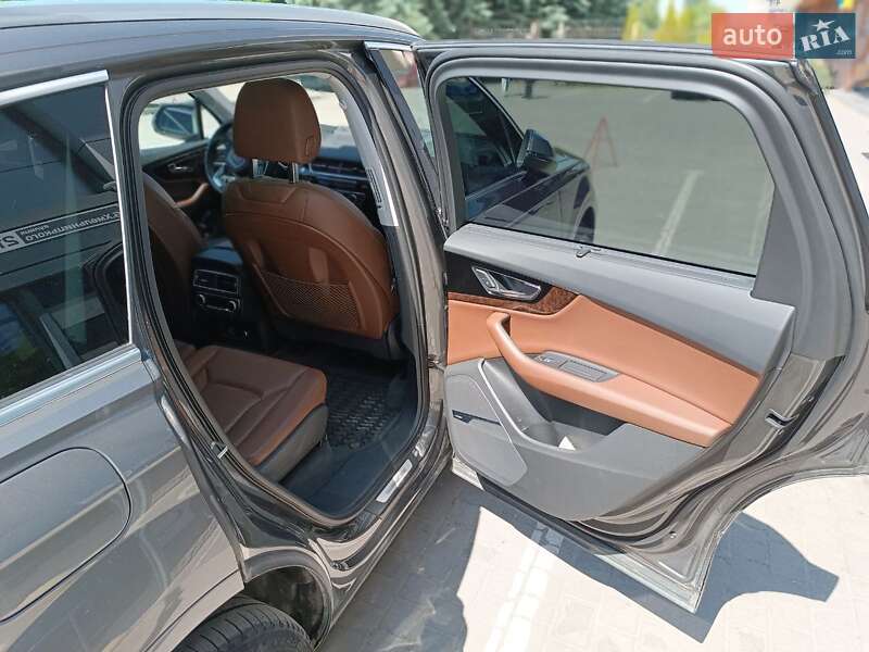 Позашляховик / Кросовер Audi Q7 2019 в Львові