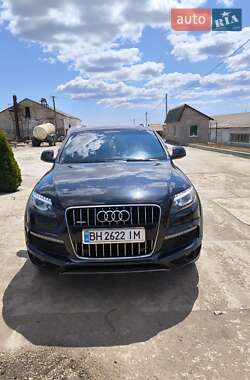 Позашляховик / Кросовер Audi Q7 2012 в 