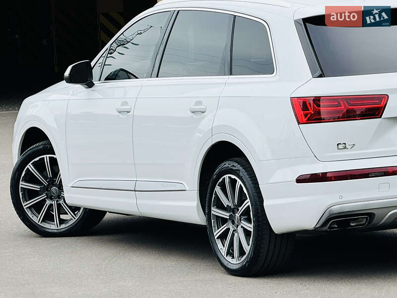 Позашляховик / Кросовер Audi Q7 2016 в Одесі