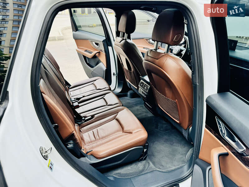 Позашляховик / Кросовер Audi Q7 2016 в Одесі