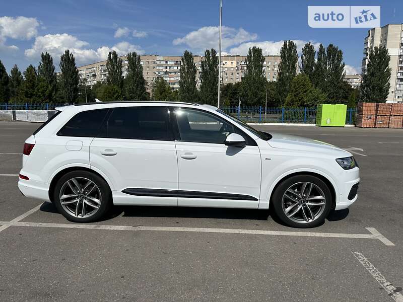 Позашляховик / Кросовер Audi Q7 2016 в Черкасах