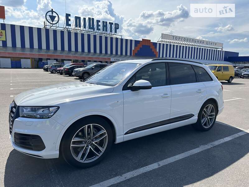Позашляховик / Кросовер Audi Q7 2016 в Черкасах