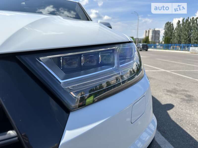 Позашляховик / Кросовер Audi Q7 2016 в Черкасах