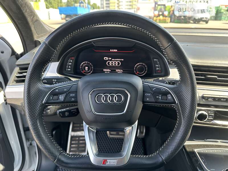 Позашляховик / Кросовер Audi Q7 2016 в Черкасах