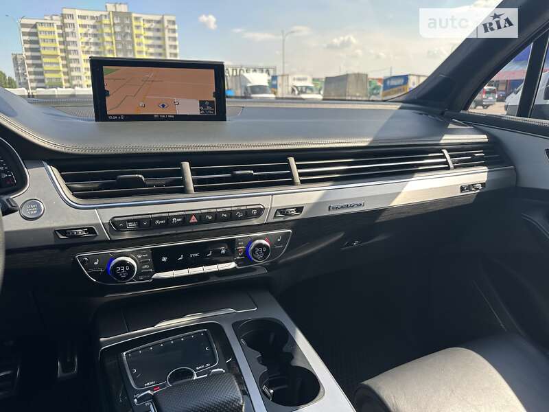 Позашляховик / Кросовер Audi Q7 2016 в Черкасах