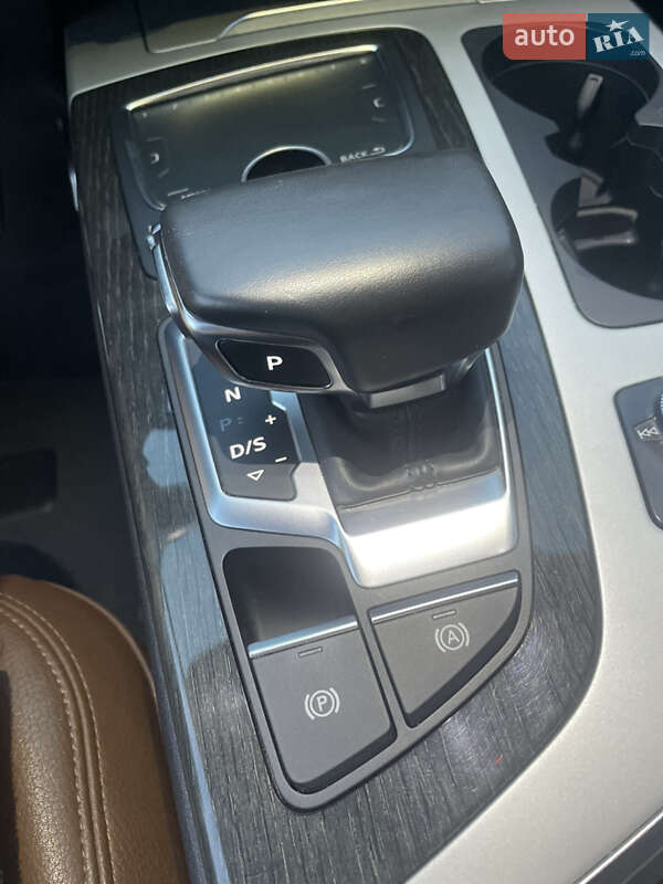 Внедорожник / Кроссовер Audi Q7 2017 в Киеве