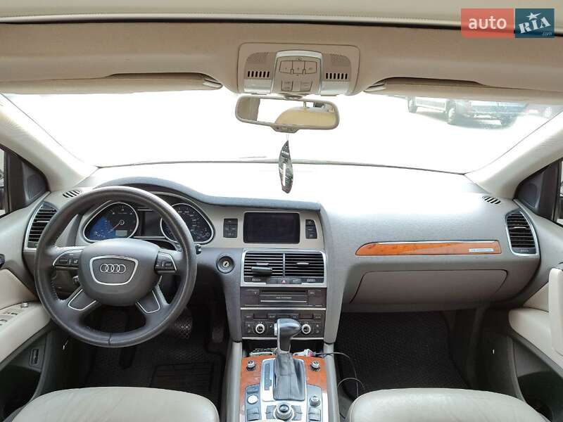 Позашляховик / Кросовер Audi Q7 2014 в Умані