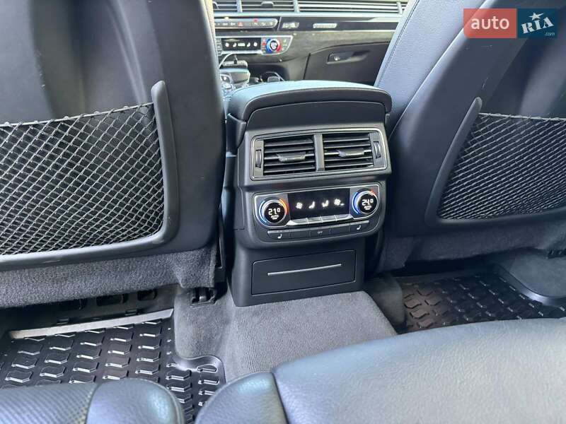 Позашляховик / Кросовер Audi Q7 2017 в Дніпрі