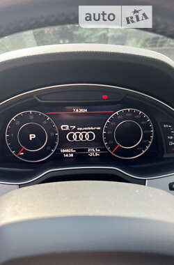 Внедорожник / Кроссовер Audi Q7 2016 в 