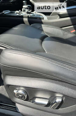 Внедорожник / Кроссовер Audi Q7 2016 в 