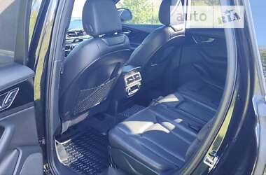 Позашляховик / Кросовер Audi Q7 2016 в 