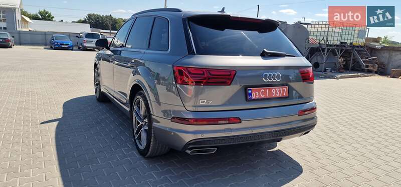 Позашляховик / Кросовер Audi Q7 2018 в Тернополі