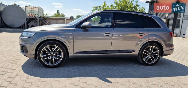 Позашляховик / Кросовер Audi Q7 2018 в Тернополі