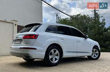Позашляховик / Кросовер Audi Q7 2016 в 