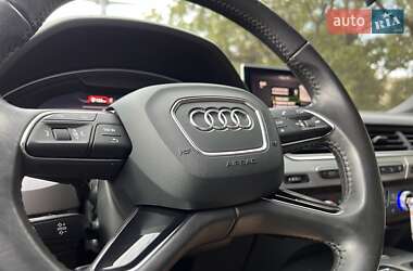 Позашляховик / Кросовер Audi Q7 2016 в 