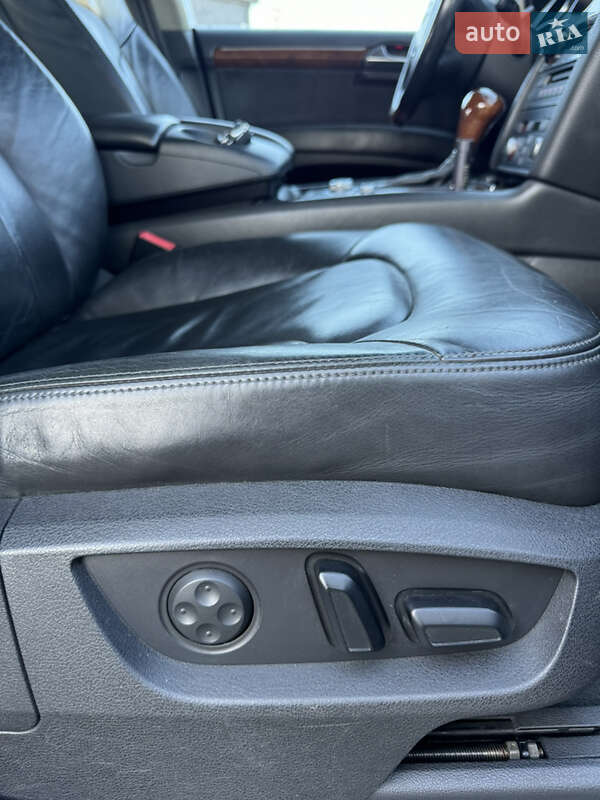 Внедорожник / Кроссовер Audi Q7 2008 в Дубно