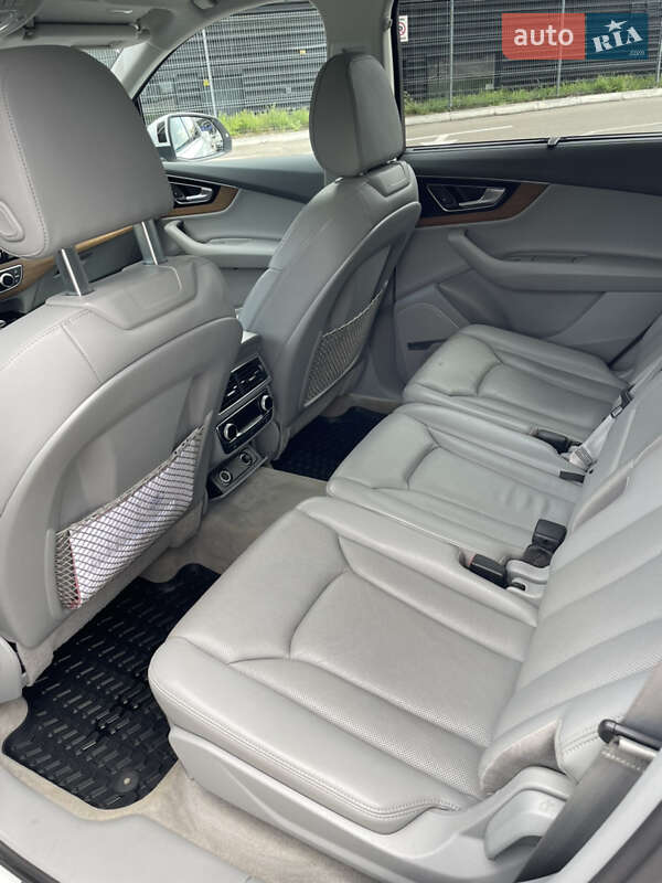 Внедорожник / Кроссовер Audi Q7 2016 в Львове