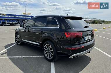 Внедорожник / Кроссовер Audi Q7 2016 в 