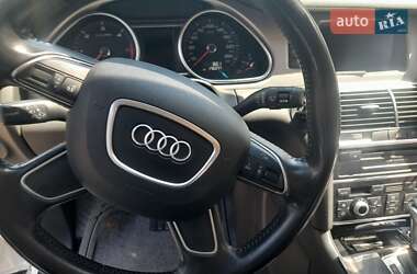 Позашляховик / Кросовер Audi Q7 2015 в 