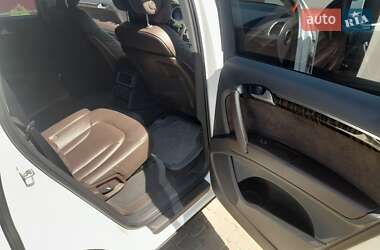 Позашляховик / Кросовер Audi Q7 2015 в 