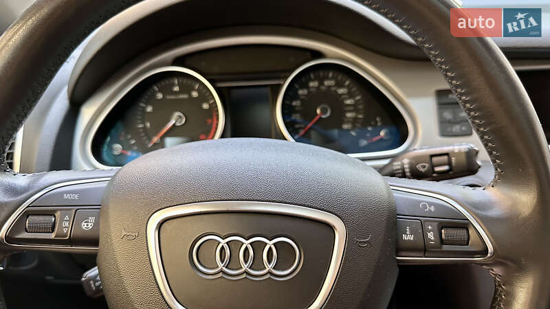 Позашляховик / Кросовер Audi Q7 2014 в Чернівцях