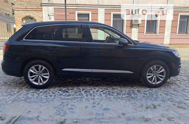 Внедорожник / Кроссовер Audi Q7 2017 в 