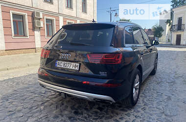 Внедорожник / Кроссовер Audi Q7 2017 в 