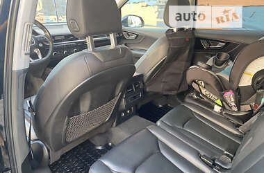 Внедорожник / Кроссовер Audi Q7 2017 в 