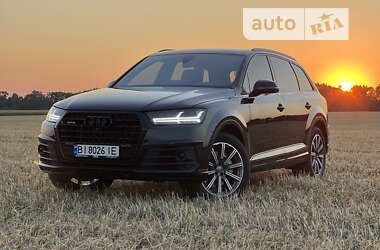 Позашляховик / Кросовер Audi Q7 2017 в Лубнах