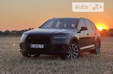 Позашляховик / Кросовер Audi Q7 2017 в Лубнах