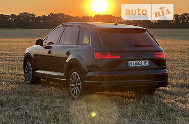 Позашляховик / Кросовер Audi Q7 2017 в Лубнах