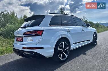 Позашляховик / Кросовер Audi Q7 2020 в 
