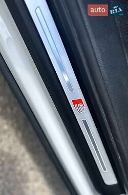 Позашляховик / Кросовер Audi Q7 2020 в 