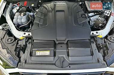 Позашляховик / Кросовер Audi Q7 2020 в 
