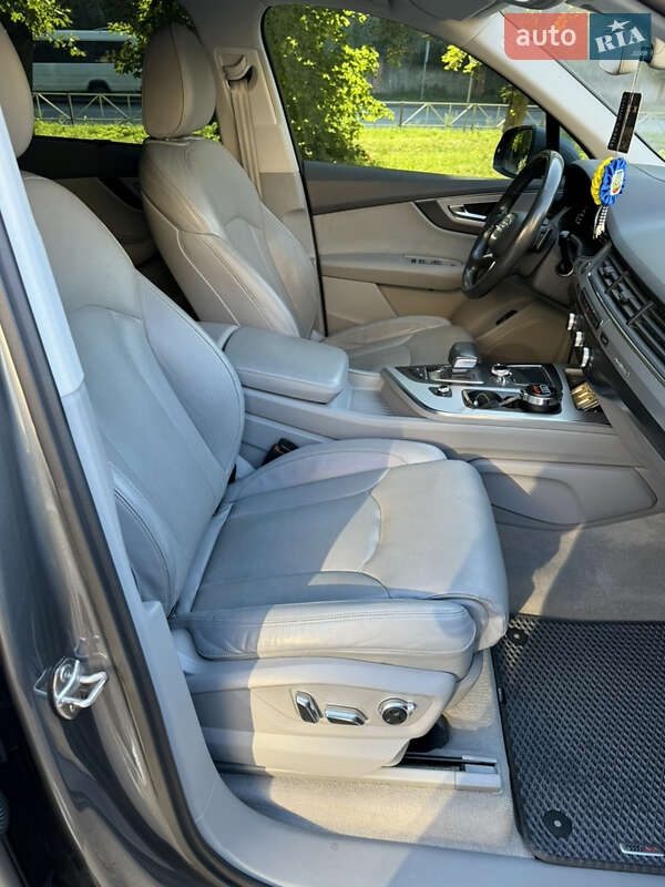 Внедорожник / Кроссовер Audi Q7 2015 в Каменец-Подольском