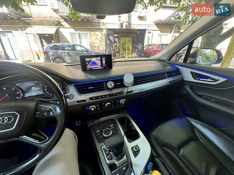 Внедорожник / Кроссовер Audi Q7 2016 в Киеве