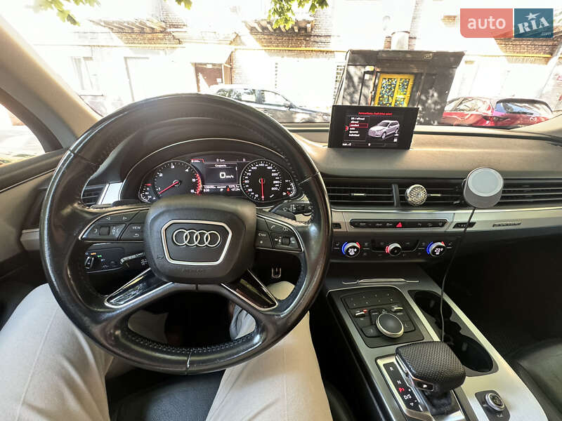 Внедорожник / Кроссовер Audi Q7 2016 в Киеве