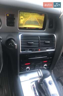 Позашляховик / Кросовер Audi Q7 2009 в 
