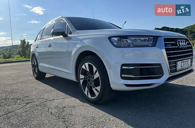 Внедорожник / Кроссовер Audi Q7 2017 в 