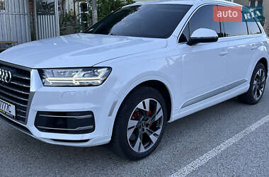 Внедорожник / Кроссовер Audi Q7 2017 в 