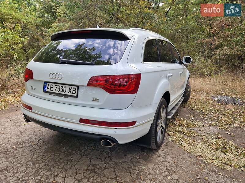 Позашляховик / Кросовер Audi Q7 2014 в Дніпрі